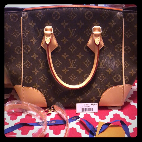 Louis Vuitton Handbags - Louis Vuitton phenix mm π Louis Vuitton Handbags - Louis Vuitton phenix mm π